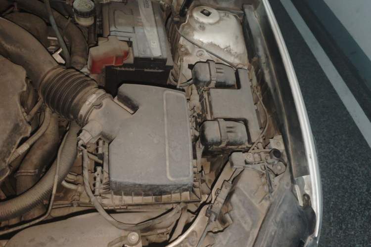 Used Ford Mondeo 2013 2.0L GTDi240 Ultimate Edition Engine Bay Left