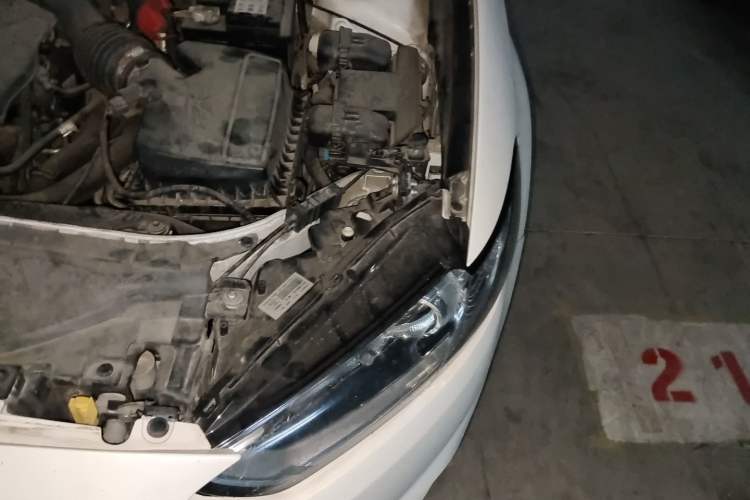 Used Ford Mondeo 2013 2.0L GTDi 200 Fashion Edition Engine Bay Left
