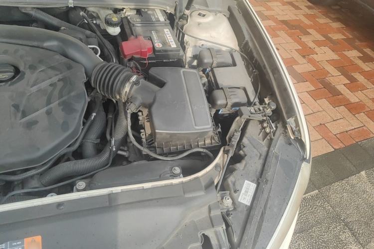Used Ford Mondeo 2013 2.0L GTDi 200 Luxury Model Engine Bay Left