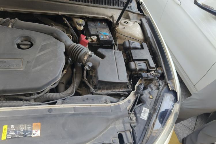 Used Ford Mondeo 2013 2.0L GTDi 200 Fashion Edition Engine Bay Left