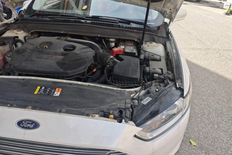 Used Ford Mondeo 2013 2.0L GTDi 200 Fashion Edition Engine Bay Left