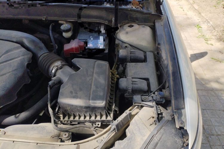 Used Ford Mondeo 2013 2.0L GTDi 200 Luxury Model Engine Bay Left