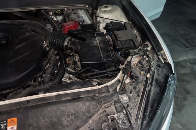 Used Ford Mondeo 2013 2.0L GTDi 200 Fashion Edition Engine Bay Left