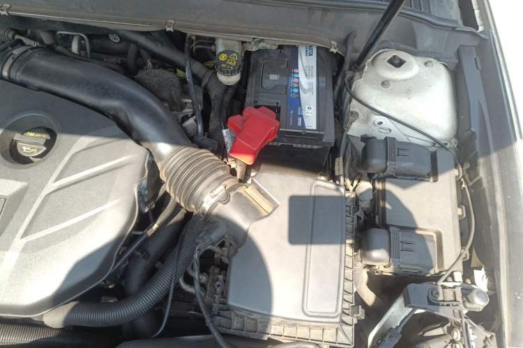 Used Ford Mondeo 2013 2.0L GTDi 200 Fashion Edition Engine Bay Left