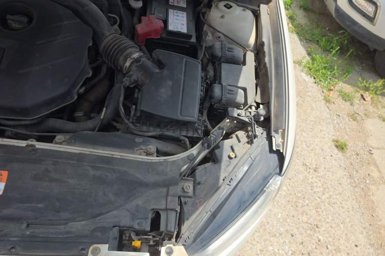 Used Ford Mondeo 2013 2.0L GTDi 200 Fashion Edition Engine Bay Left