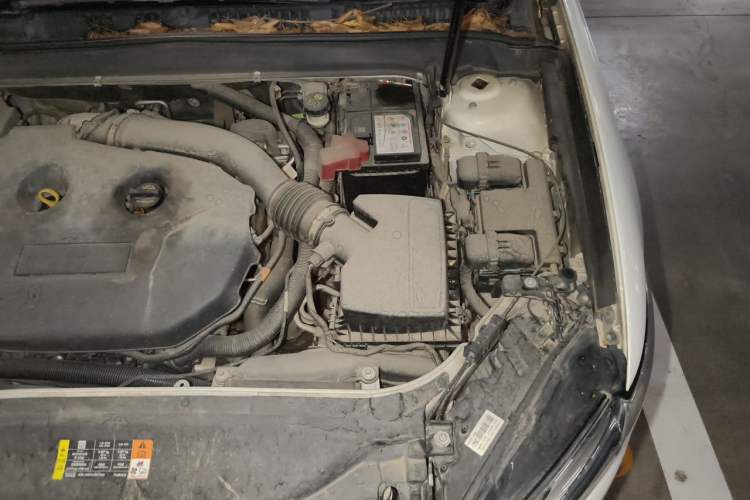 Used Ford Mondeo 2013 2.0L GTDi 200 Luxury Model Engine Bay Left