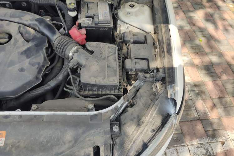 Used Ford Mondeo 2013 2.0L GTDi 200 Luxury Model Engine Bay Left