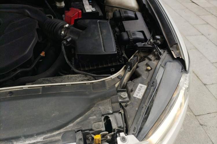 Used Ford Mondeo 2013 2.0L GTDi 200 Luxury Model Engine Bay Left