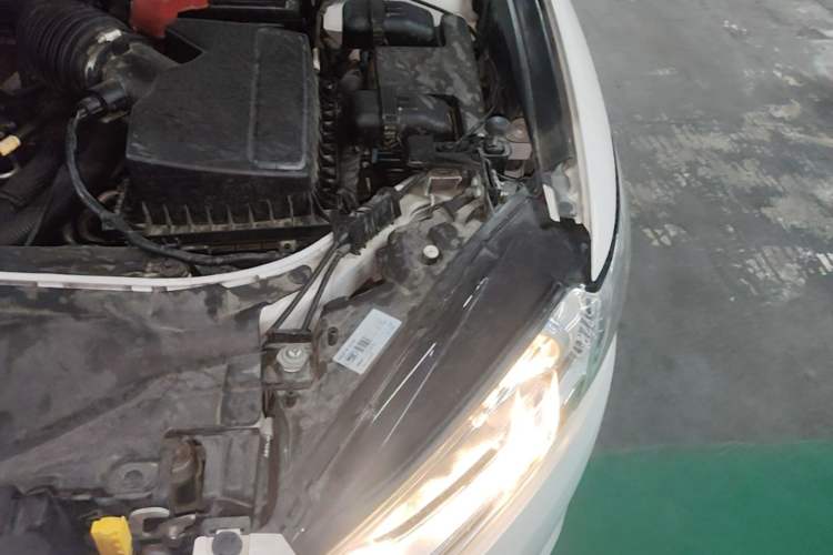 Used Ford Mondeo 2013 2.0L GTDi 200 Fashion Edition Engine Bay Left