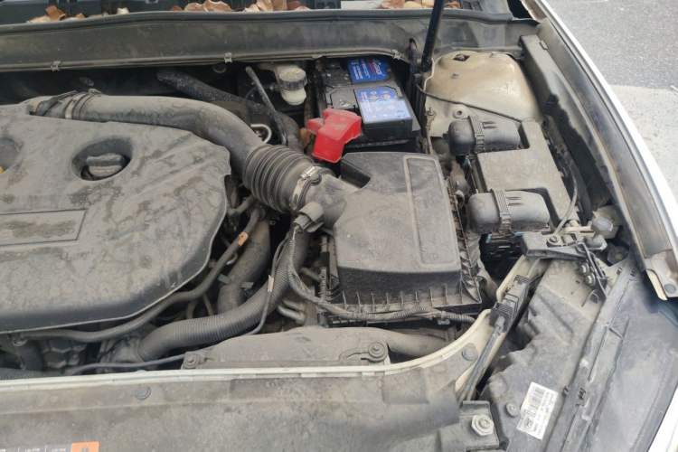 Used Ford Mondeo 2013 2.0L GTDi 200 Luxury Model Engine Bay Left