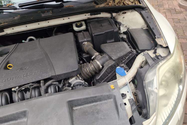 Used Ford Mondeo 2013 2.3L Luxury Model Engine Bay Left