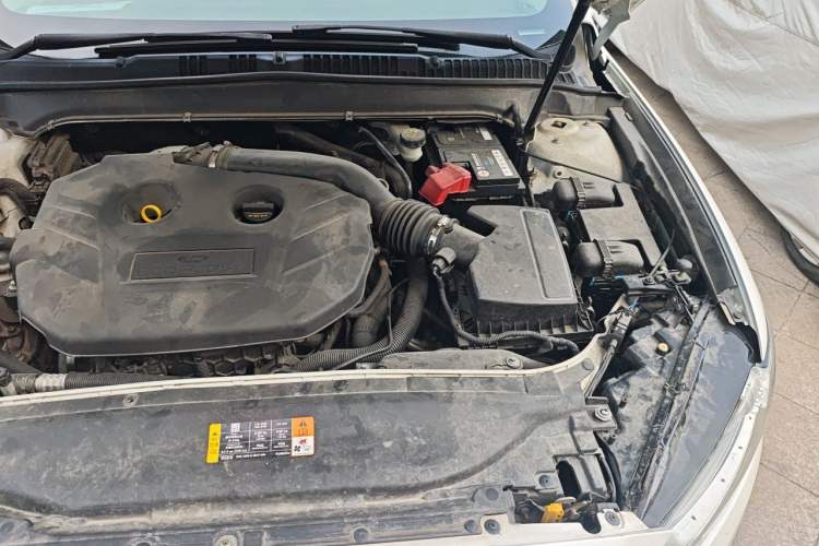 Used Ford Mondeo 2013 2.0L GTDi 200 Fashion Edition Engine Bay Left