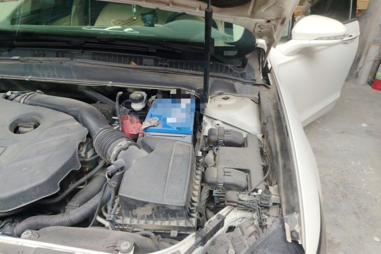 Used Ford Mondeo 2013 2.0L GTDi 200 Fashion Edition Engine Bay Left