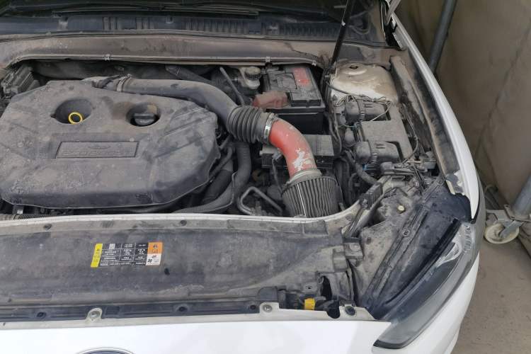 Used Ford Mondeo 2013 2.0L GTDi 200 Fashion Edition Engine Bay Left