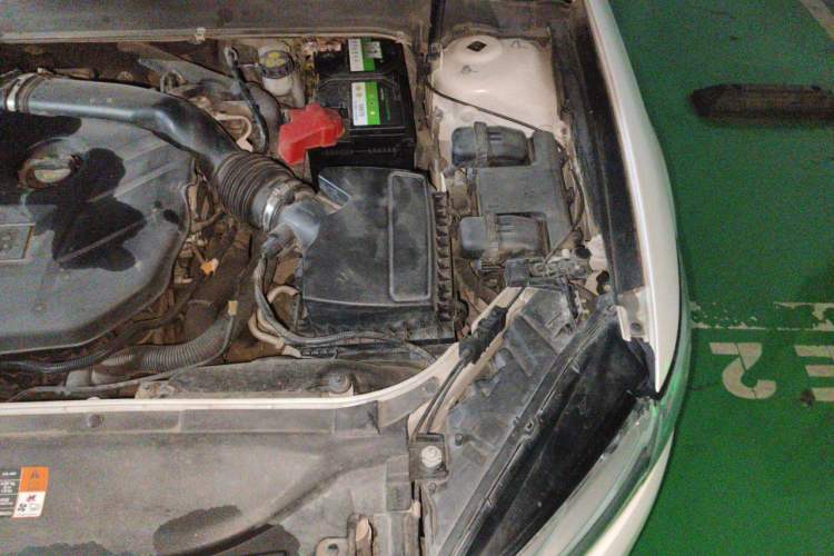 Used Ford Mondeo 2013 2.0L GTDi240 Luxury Sport Model Engine Bay Left