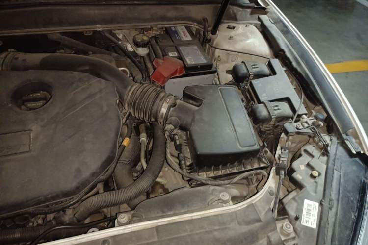 Used Ford Mondeo 2013 2.0L GTDi 200 Fashion Edition Engine Bay Left
