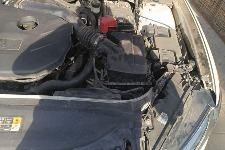 Used Ford Mondeo 2013 2.0L GTDi 200 Luxury Model Engine Bay Left