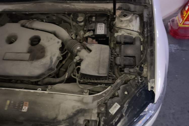 Used Ford Mondeo 2013 2.0L GTDi 200 Fashion Edition Engine Bay Left