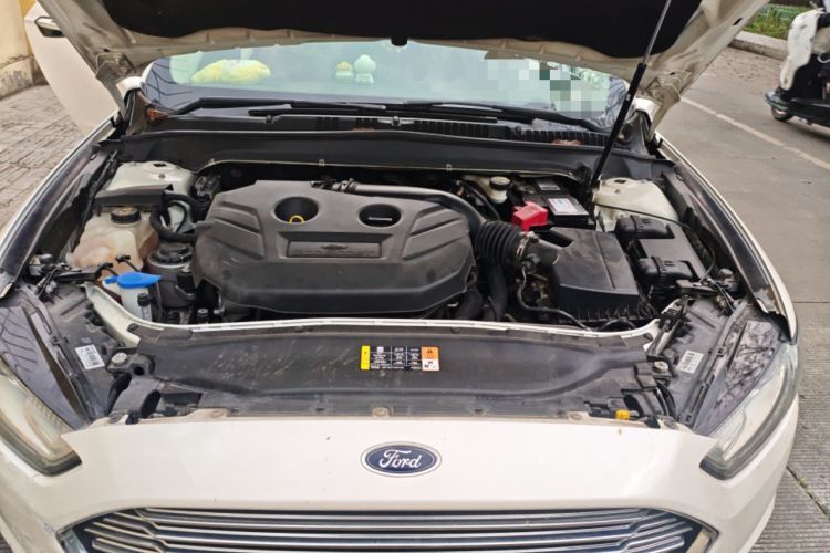 Used Ford Mondeo 2013 2.0L GTDi 200 Luxury Model Engine Bay