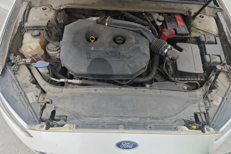 Used Ford Mondeo 2013 2.0L GTDi 200 Luxury Model Engine Bay