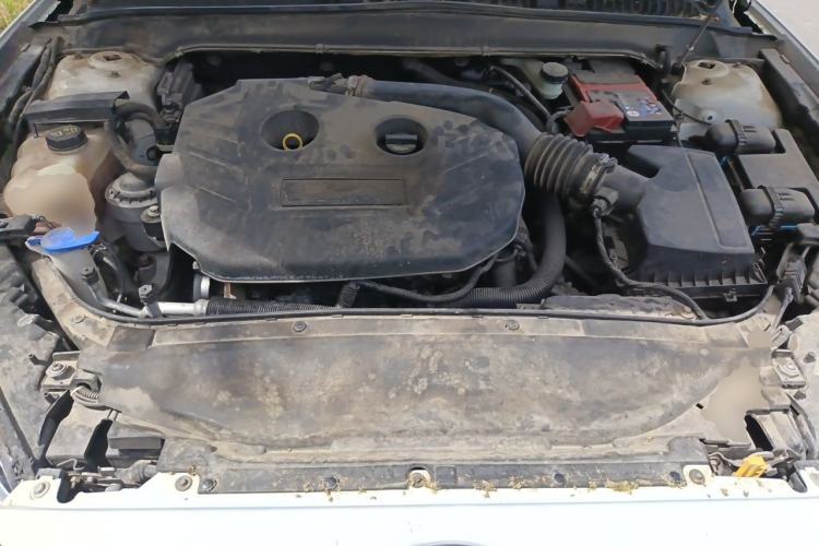 Used Ford Mondeo 2013 2.0L GTDi240 Luxury Sport Model Engine Bay