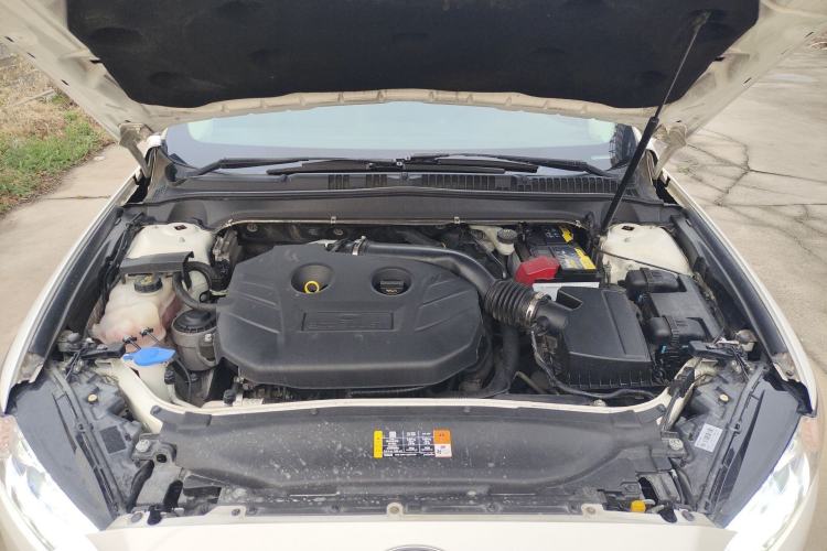 Used Ford Mondeo 2013 2.0L GTDi 200 Fashion Edition Engine Bay