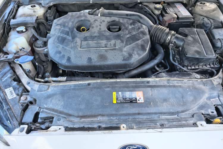 Used Ford Mondeo 2013 2.0L GTDi240 Luxury Sport Model Engine Bay