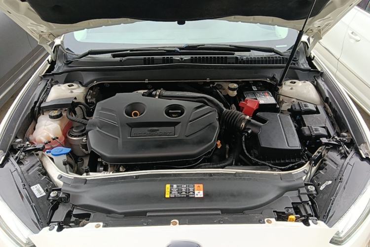 Used Ford Mondeo 2013 2.0L GTDi 200 Luxury Model Engine Bay