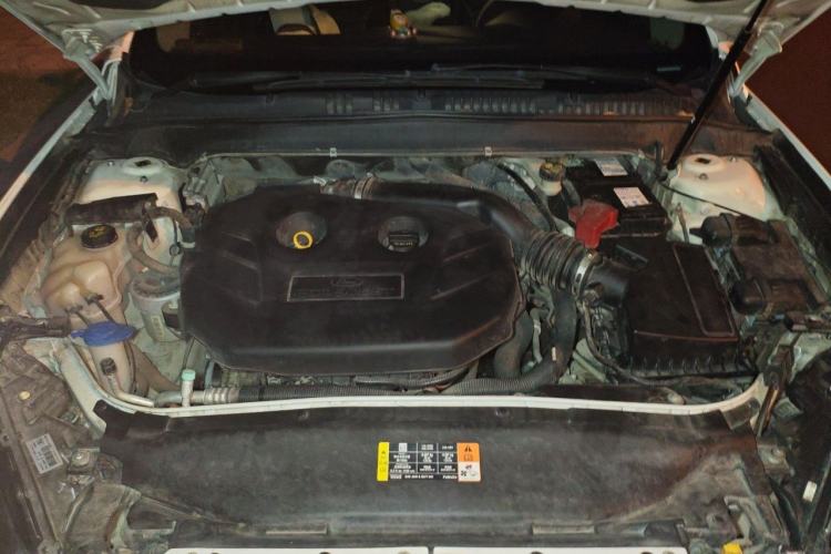 Used Ford Mondeo 2013 2.0L GTDi 200 Fashion Edition Engine Bay