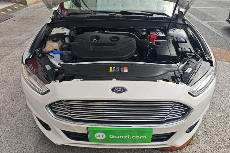 Used Ford Mondeo 2013 2.0L GTDi 200 Luxury Model Engine Bay