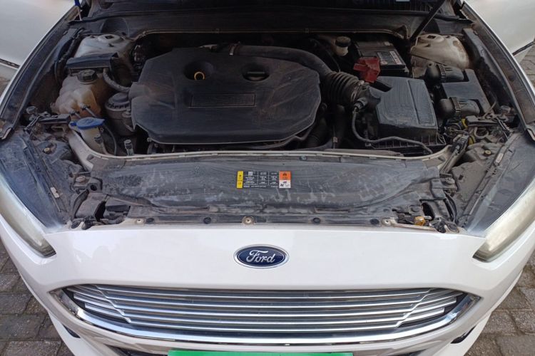 Used Ford Mondeo 2013 2.0L GTDi 200 Fashion Edition Engine Bay