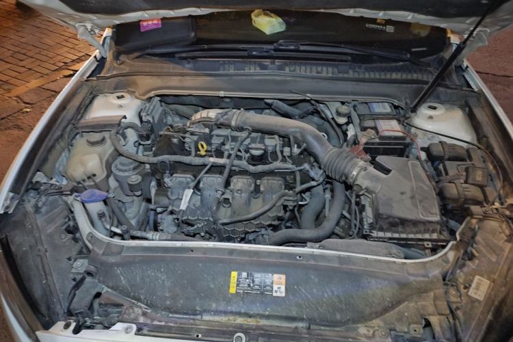 Used Ford Mondeo 2013 2.0L GTDi240 Luxury Sport Model Engine Bay