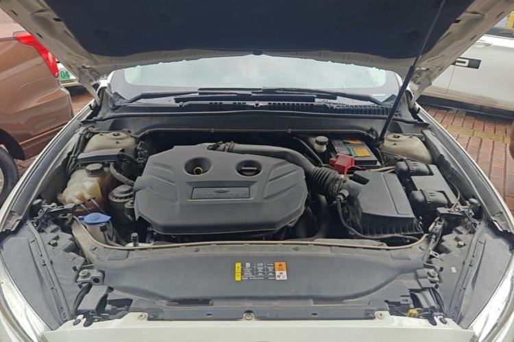 Used Ford Mondeo 2013 2.0L GTDi 200 Fashion Edition Engine Bay