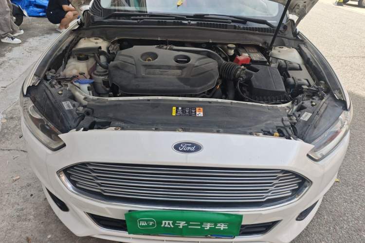 Used Ford Mondeo 2013 2.0L GTDi 200 Fashion Edition Engine Bay