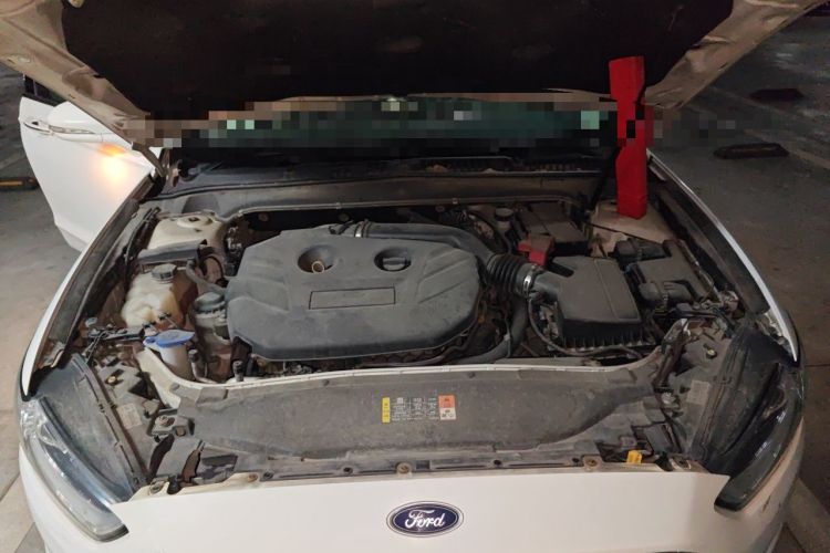 Used Ford Mondeo 2013 2.0L GTDi 200 Fashion Edition Engine Bay