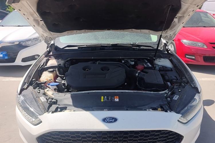 Used Ford Mondeo 2013 2.0L GTDi 200 Fashion Edition Engine Bay