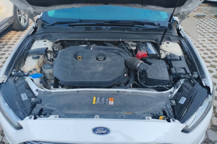 Used Ford Mondeo 2013 2.0L GTDi 200 Luxury Model Engine Bay
