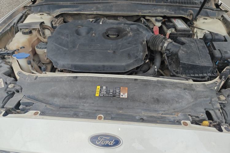 Used Ford Mondeo 2013 2.0L GTDi 200 Fashion Edition Engine Bay