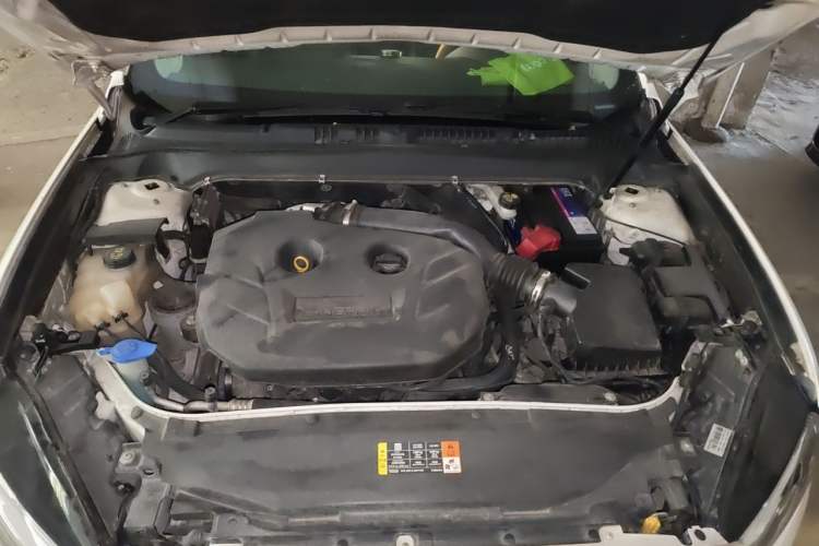 Used Ford Mondeo 2013 2.0L GTDi240 Luxury Sport Model Engine Bay
