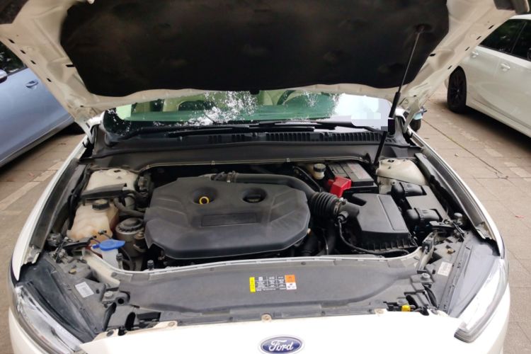 Used Ford Mondeo 2013 2.0L GTDi 200 Fashion Edition Engine Bay