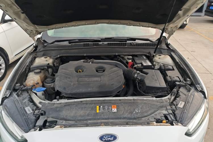 Used Ford Mondeo 2013 2.0L GTDi 200 Luxury Model Engine Bay