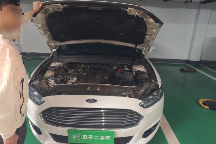 Used Ford Mondeo 2013 2.0L GTDi240 Luxury Sport Model Engine Bay