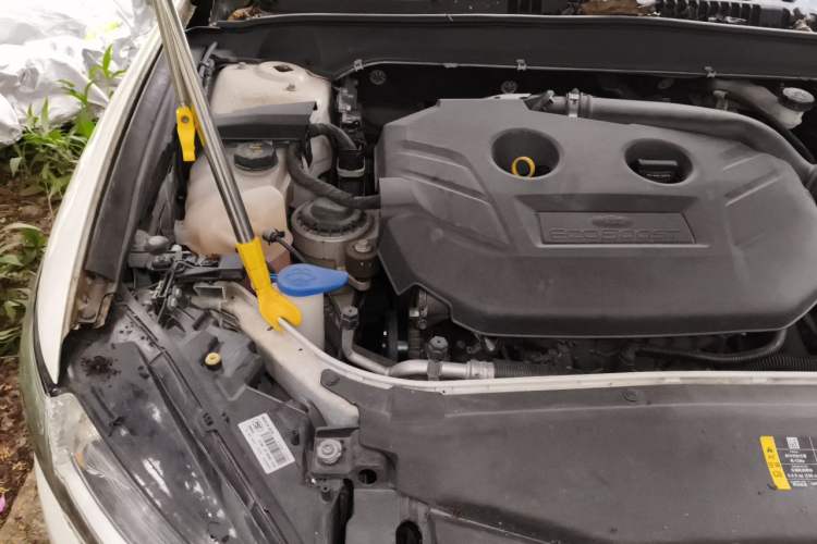 Used Ford Mondeo 2013 2.0L GTDi 200 Fashion Edition Engine Bay Right