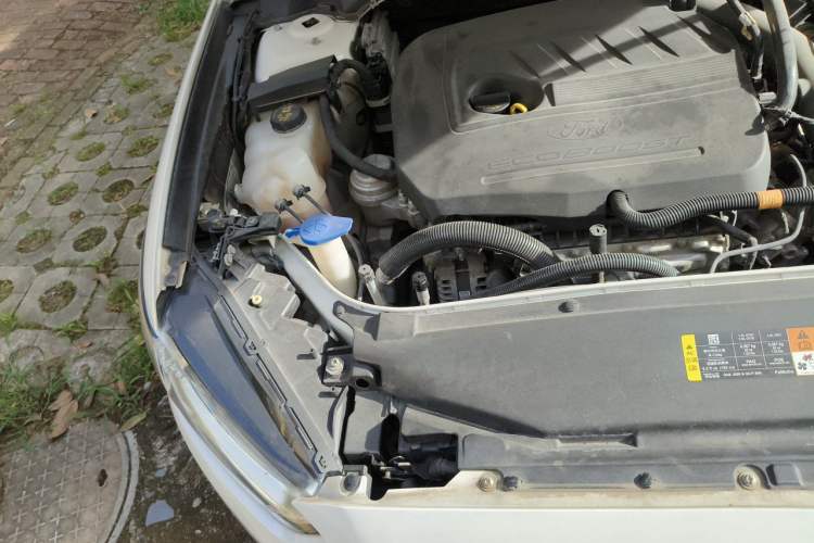 Used Ford Mondeo 2013 1.5L GTDi180 Fashion Edition Engine Bay Right