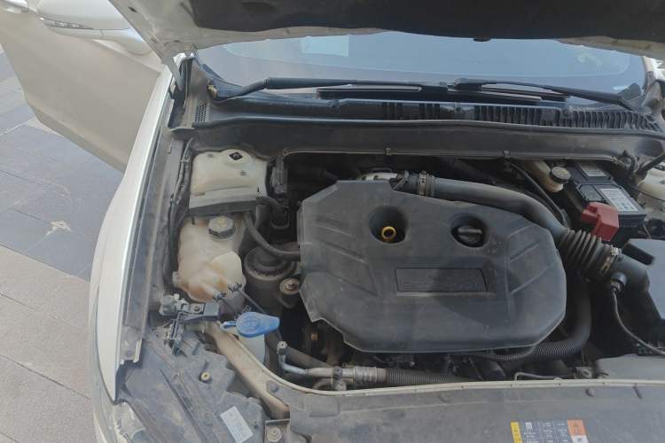 Used Ford Mondeo 2013 2.0L GTDi 200 Fashion Edition Engine Bay Right