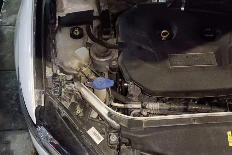 Used Ford Mondeo 2013 2.0L GTDi 200 Fashion Edition Engine Bay Right