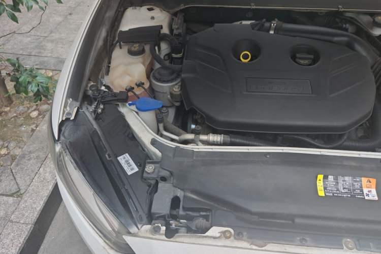 Used Ford Mondeo 2013 2.0L GTDi 200 Fashion Edition Engine Bay Right