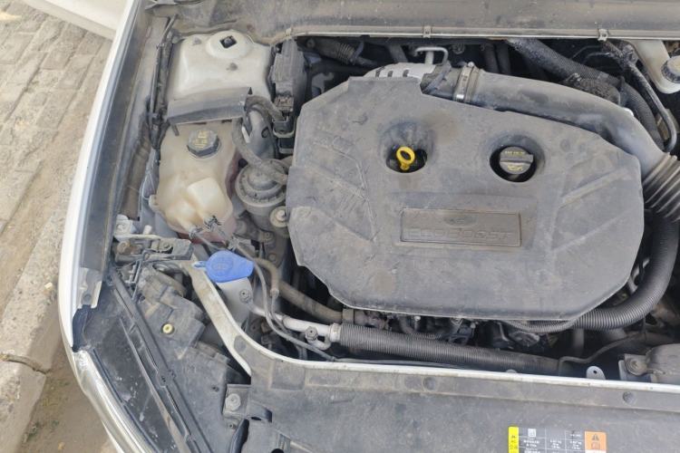 Used Ford Mondeo 2013 2.0L GTDi 200 Fashion Edition Engine Bay Right