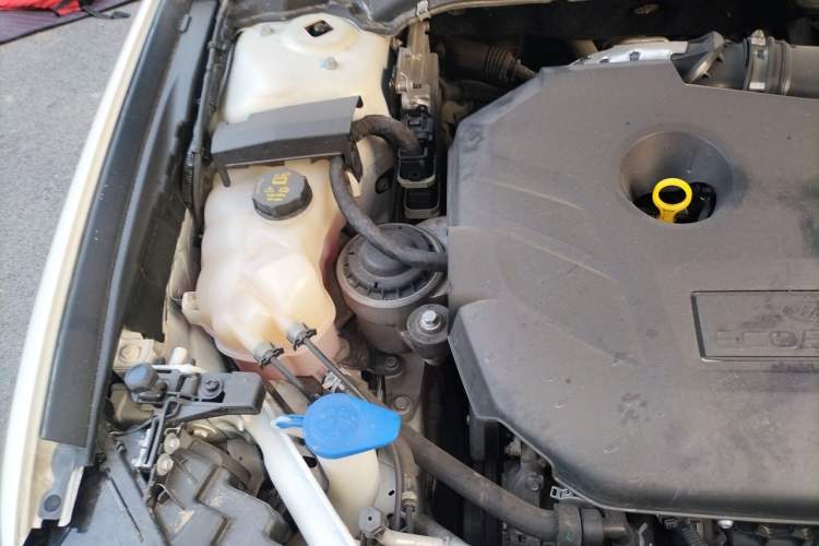 Used Ford Mondeo 2013 2.0L GTDi 200 Fashion Edition Engine Bay Right