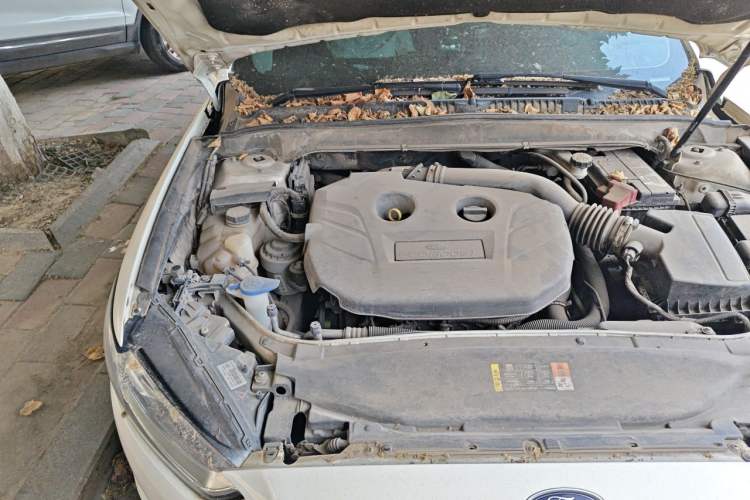 Used Ford Mondeo 2013 2.0L GTDi 200 Fashion Edition Engine Bay Right